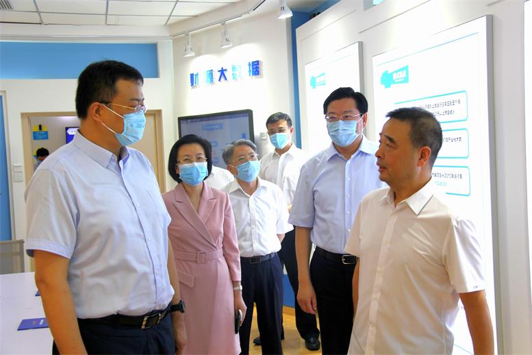 辽宁省副省长高涛莅临恒峰G22集团视察调研